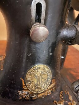 Starožitný šijací stroj Singer cca 1920 - 4