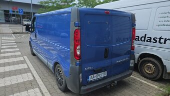 Opel Vivaro 2.5 CDTI - 4