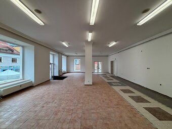 Ponúkame na prenájom obchodný priestor v centre Poprade - 4