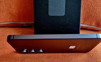 Zanovný  Samsung Galaxy S24 8/256gb  Kompletne balenie - 4