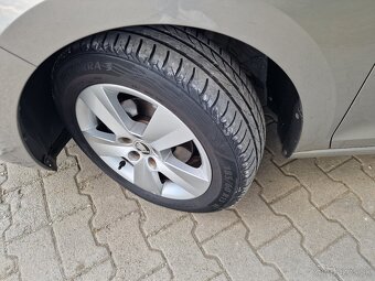 Škoda Rapid Spaceback 1.2 TSi DSG 90k Ambition (benzín) - 4