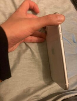 iPhone 11 - 4