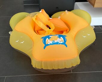 Plávacie baby koleso so strieškou,bezpečnostnými pasmi - 4