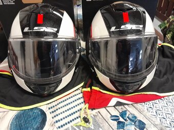 Prilba na motorku - 4