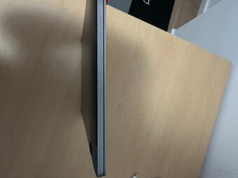 MacBook Pro 15" (2019) –  nefunkčný displej - 4