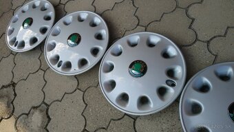 Puklice originál Škoda Felicia - 4