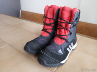 Zimna detska sportova vodeodolna obuv ADIDAS. - 4