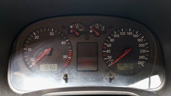 Volkswagen Golf 1.9 TDI (85 kW) - 4