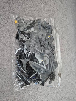 LEGO Technic 42095 na diaľkové – RC Stunt Racer - 4