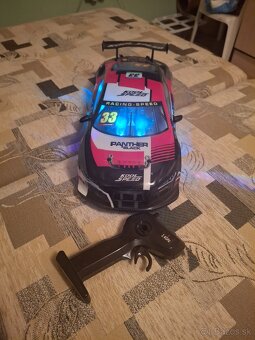 Autíčko na dialkové ovládanie - 4