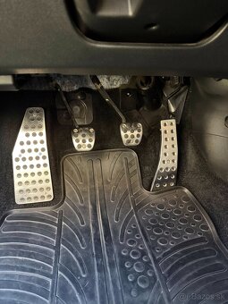 Honda Civic 1.8 VTEC 103kW 8. generácia - 4