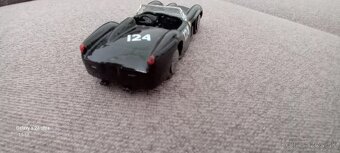 Predam burago ferrari - 4