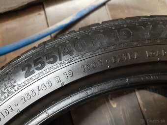 255/40r19 - 4