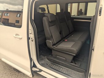 Na prenájom 9-miestna dodávka Toyota Proace Shuttle - 4