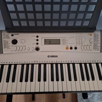 Yamaha keyboard PSR -E 313 - 4