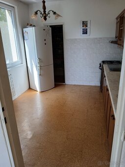 Na predaj 3-izbový byt – ulica M. R. Štefánika, Levice - 4