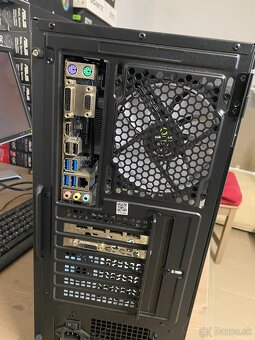 I7-10700 / GTX 1660 Super / 32GB - 4