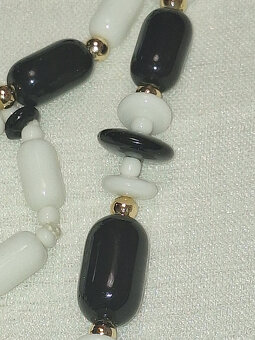 STARÝ NÁHRDELNÍK - 4