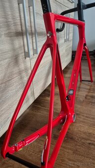 Predám novy carbonový ramový set Colnago V4Rs-Di2 - 4