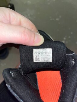 Botasky adidas 25 - 4