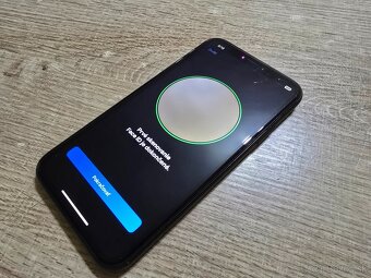 Iphone xr plnefunkcny telefon ma len bezne znamky pouzivania - 4