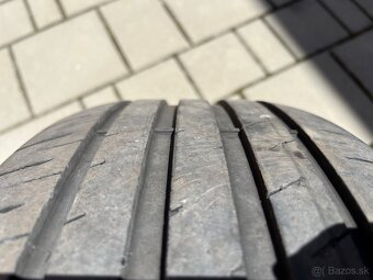 Predám 2x pneu GoodYear 215/55 R17 94V - 4