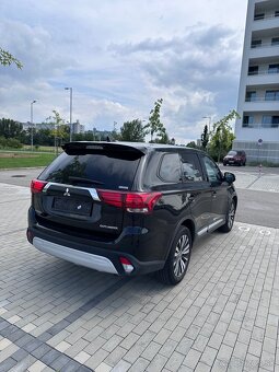 Mitsubishi Outlander 2.4L benzin 122.000km - 4