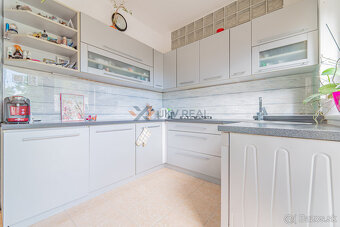 3D Obhliadka Veľký RD s bazénom priamo v Nových Zámkoch - 4