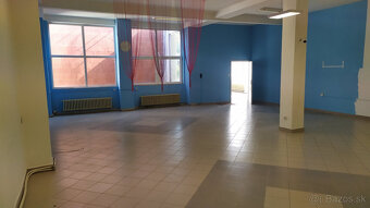 Na prenájom obchodné priestory – 105 m², OC Opal, na sídlisk - 4