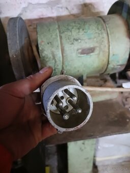 Dvojkotučová stojanová brúska - 4