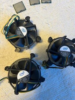 3 ks procesorov Intel pre socket LGA775 + chladiče - 4