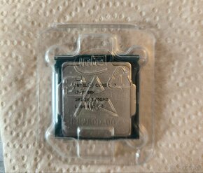 Intel Core i7 8700K - 4