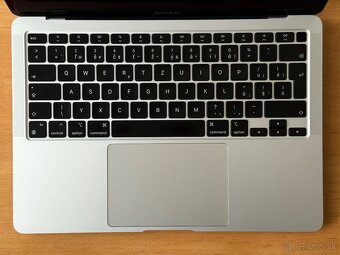 Apple MacBook Air M1 13" – 16 GB RAM / 256 GB SSD / Silver - 4
