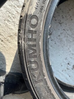 Predam Kumho 235 40 r19 letne - 4