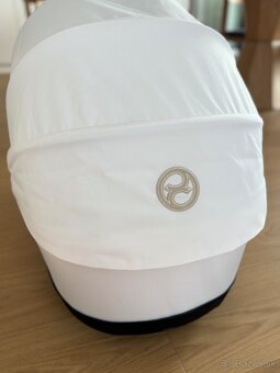 CYBEX Vana hlboká Priam 4.0 Lux Carry Cot Off White Platinum - 4