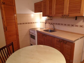 ⌂ Prenájom 2-izbový byt s balkónom 56 m2 Prievidzská Handlov - 4