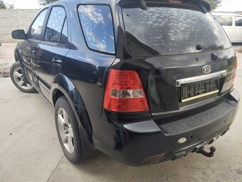 Predám Kia Sorento 2.5 crdi iba vcelku na náhradné diely - 4