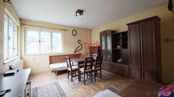 Starší rodinný dom s veľkým pozemkom - Veľké Rovné - 4