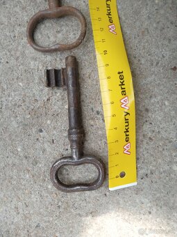 2 staré kľúče - 4