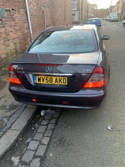 Mercedes Benz E 220 Anglicka verzia - 4