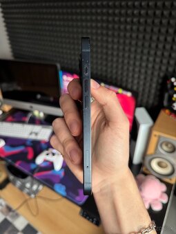 iPhone 13 - 4