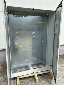 Rozvádzačová skriňa Schrack 1400x1000x300 - 4