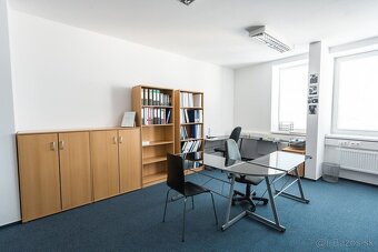Kancelárske priestory v blízkosti diaľničného obchvatu, leti - 4