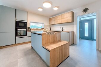 | Moderná novostavba Rodinného domu s krásnym pozemkom v Zál - 4