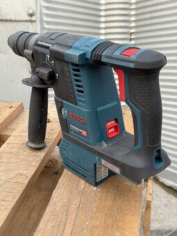 Kombinovane kladivo Bosch AKU - 4