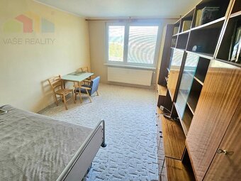 1 IZBOVÝ BYT BÁNOVCE NAD BEBRAVOU/ VEĹKOMETRÁŽNY / 42 m2/ BA - 4