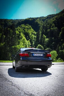 Lexus LS600h 4x4 - 4