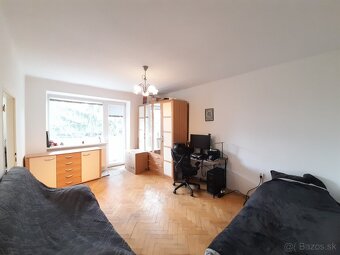 Priestranný 2 izbový byt, 54m2 + balkón, sídl.: Podhradová - 4