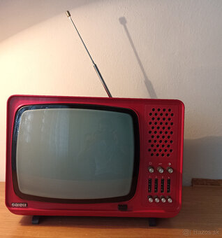 Starý retro televizor Tesla Satelit 4158AB - 4