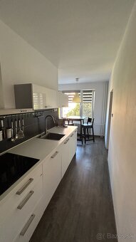 Prenájom 2-izbového bytu (64 m²) s loggiou – Staré Mesto, - 4